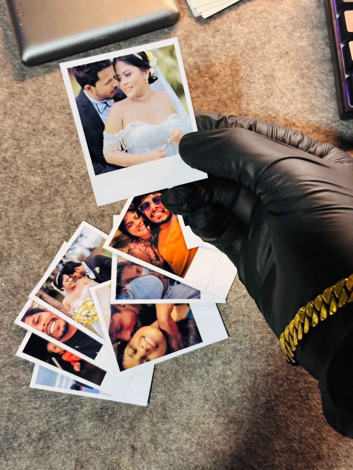 Polaroid photos - Minimum 12 photos 🛑